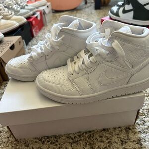 Women’s Air Jordan 1 Mid